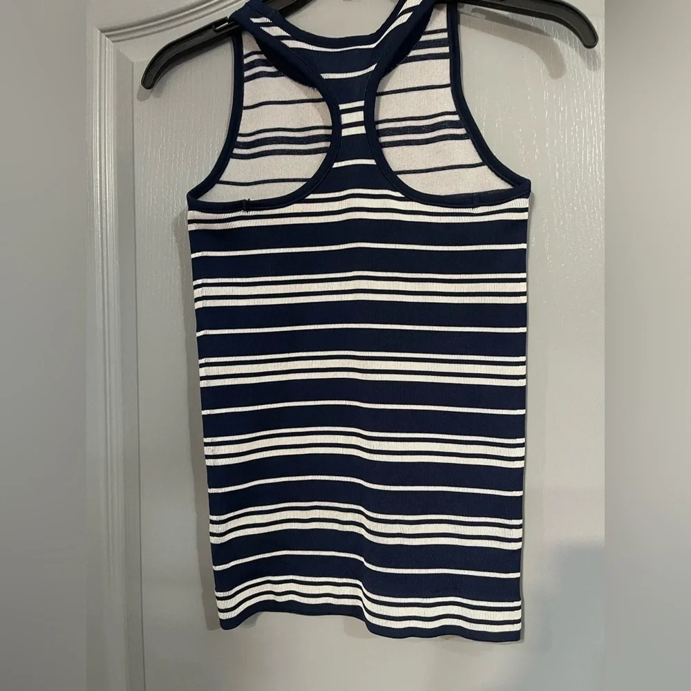 Athleta Blue and White Fitted Sleeveless Tank Top